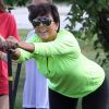 Kris Jenner, la maman et manager du clan Kardashian, n'a rien perdu de sa sensualité et de son énergie. A 56 ans, elle s'éclate au Haulover Park pendant le South Florida Dragon Boat Festival. Miami, le 29 septembre 2012.