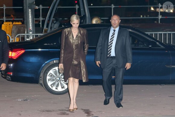 La princesse Charlene de Monaco arrivant au dîner Akris lors de la Fashion Week de Paris, le 30 septembre 2012