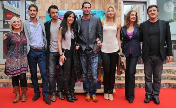 La comedienne Fabienne Carat avec les acteurs de la nouvelle série télévisée Riviera, invités du festival "Les Herault de la Tele" au Cap d'Agde, le 28 Septembre 2012.