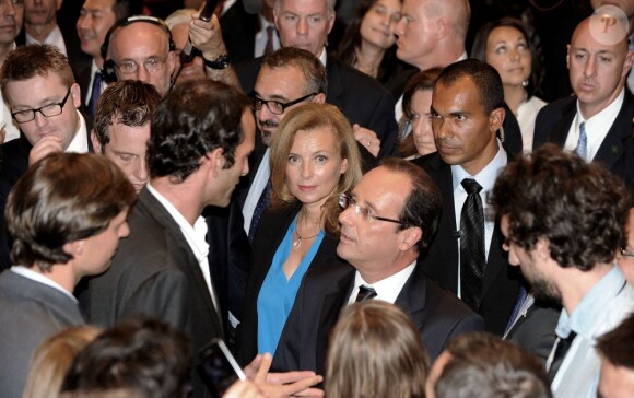 Valérie Trierweiler et François Hollande rencontrent les expatriés français à New York, le 25 septembre 2012.