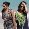 Kim et Kourtney Kardashian se promènent sur la plage et se font filmer pour les besoin de l'émission de télé-réalité familiale, Keeping Up With The Kardashians. Miami, le 3 octobre 2012.
