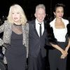 Amanda Lear, Jean Paul Gaultier et Farida Khelfa arrivent à la fondation Mapfre pour le vernissage de l'exposition The Fashion World of Jean Paul Gaultier : from the Sidewalk to the Catwalk. Madrid, le 4 octobre 2012.