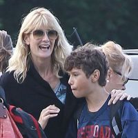 Laura Dern et son fils Ellery : Il tape dans le ballon, elle l'encourage