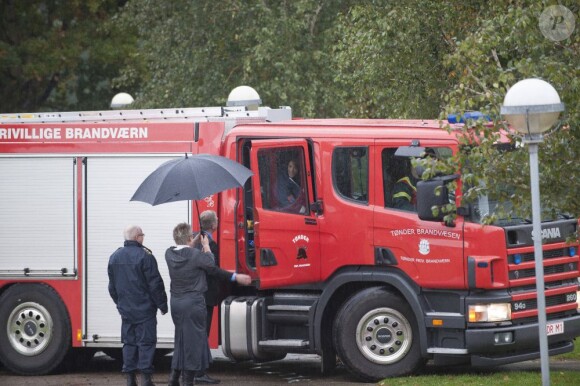 La princesse Marie de Danemark participait le 4 octobre 2012 dans une école primaire de Tonder à la campagne nationale de sensibilisation et de prévention sur le feu organisée par la Beredskabsstyrelsen (ou DEMA), l'Agence danoise de gestion des urgences, dont elle est diplômée depuis 2011.