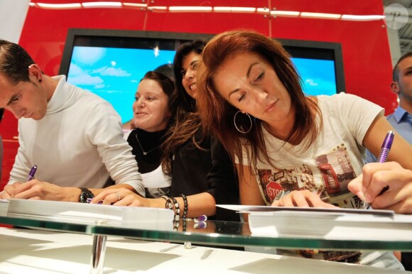 Les Ch'tis débarquent à Mykonos au Salon de l'automobile le 4 octobre 2012.