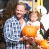Ian Ziering se rend à la ferme aux citrouilles avec sa femme et leur fille Mia à West Hollywood le 6 octobre 2012.