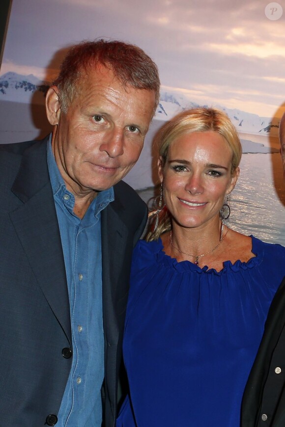 Patrick Poivre d'Arvor et Géraldine Danon au vernissage de l'exposition D'un pôle à l'autre à Paris, le 1er octobre 2012.