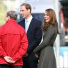 Le prince William et son épouse Kate Middleton ont rencontré les joueurs de la sélection britannique lors de l'inauguration du centre d'entraînement des Three Lions, le St George's Park à Burton-upon-Trent le 9 octobre 2012