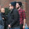 Robert Pattinson, affichant un look très décontracté, quitte son hôtel à New York le 8 octobre 2012