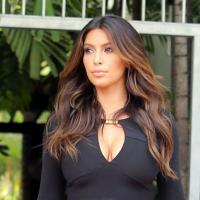 Kim Kardashian : Ultrasexy en robe noire, la star éclipse ses soeurs