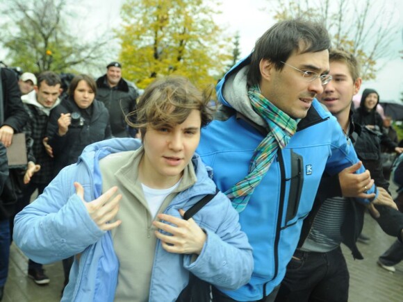 Yekaterina Samutsevich, membre des Pussy Riot, a été libérée le 10 octobre 2012 : la justice de Moscou a révisé sa condamnation à deux ans de camp en sursis. Ses deux partenaires restent quant à elles en détention.