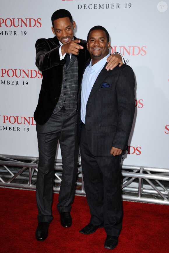 Will Smith et Alfonso Ribeiro lors de l'avant première du film Seven Pounds au Mann Village Theatre de Westwood à Los Angeles le 16 décembre 2008