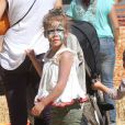 Honor, la fille de Jessica Alba a profité d'un passage chez Mr Bones Pumpkin à LA pour faire un atelier maquillage. Le 14 octobre 2012