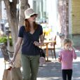 Marcia Cross et sa fille Eden font du shopping à Pacific Palisades, le 14 octobre 2012