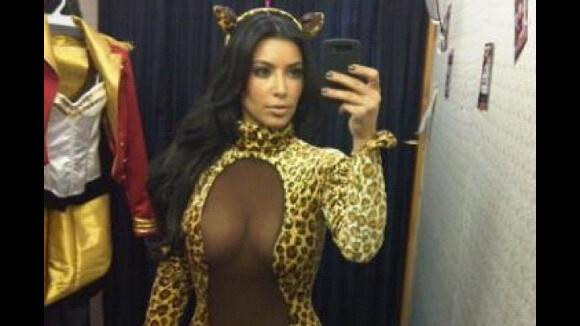 Kim Kardashian : Féline sexy pour Halloween quand Kanye West sort les griffes