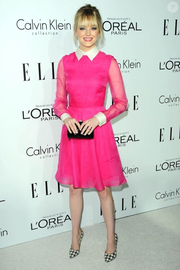 Emma Stone en robe Valentino à la 19ème soirée annuelle ELLE Woman à Hollywood le 15 octobre 2012.