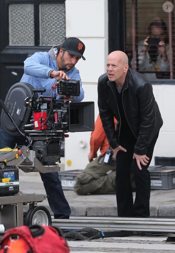 Bruce Willis sur le tournage du film Red 2 à Paris le 11 octobre 2012.