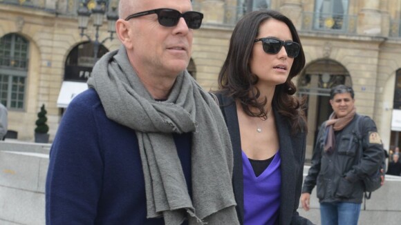 Bruce Willis et Emma : Balade en amoureux à Paris entre deux prises de Red 2