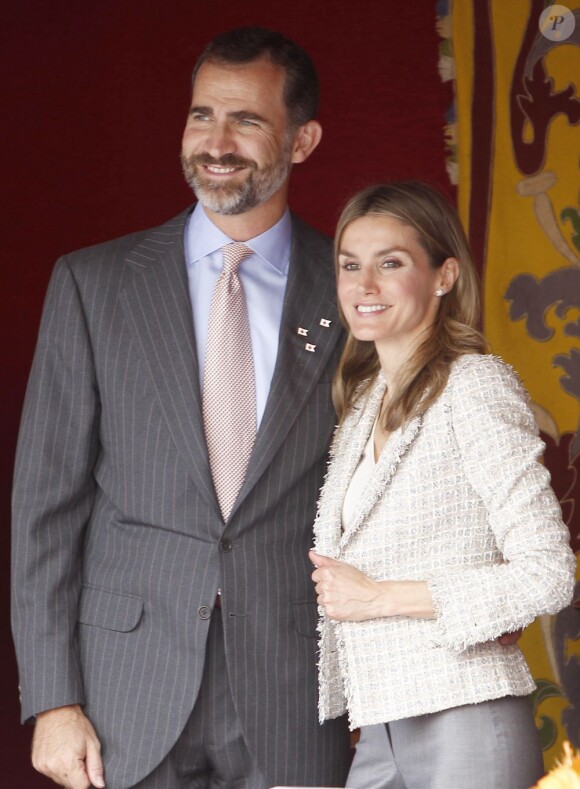 Le Prince Felipe et la Princesse Letizia d'Espagne pour la journàe de la Croix Rouge à Madrid le 10 octobre 2012.