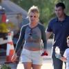 Britney Spears se promène avec ses fils Sean Preston, 7 ans, et Jayden James, 6 ans, à Los Angeles, le vendredi 19 octobre 2012.