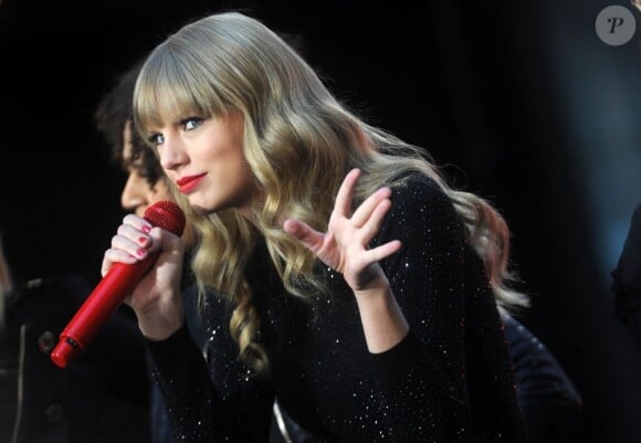 Taylor Swift interprète ses chansons pour Good Morning America à New York le 23 octobre 2012.