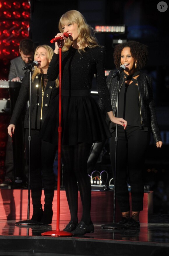 Taylor Swift sur scène pour l'émission Good Morning America à New York le 23 octobre 2012.