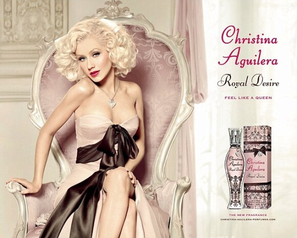 Christina Aguilera méconnaissable pour la campagne de son parfum Royal Desire, octobre 2012.