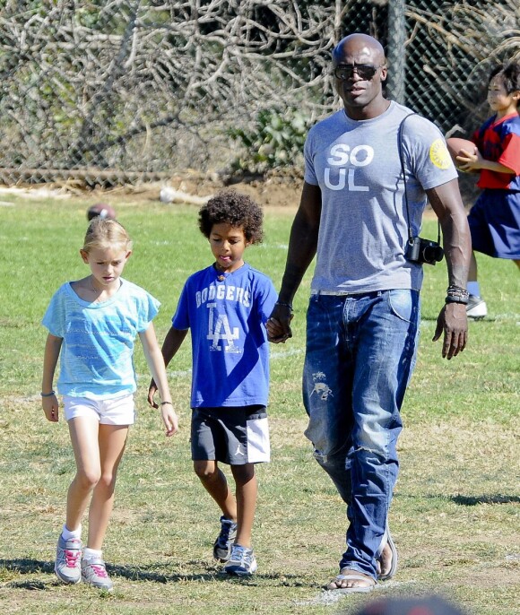 Seal et ses enfants au parc à Los Angeles le 27 octobre 2012.