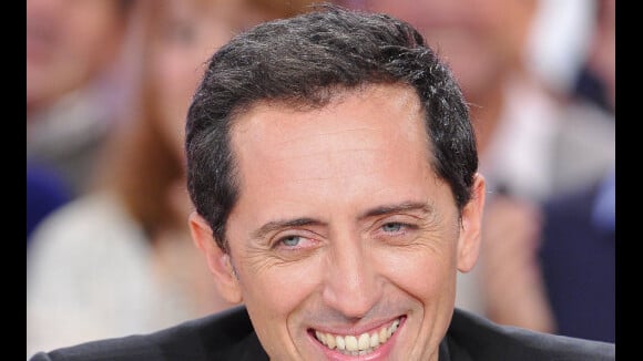 Laurent Gerra, Gad Elmaleh, Jean-Marie Bigard : Enorme ambiance sur canapé rouge