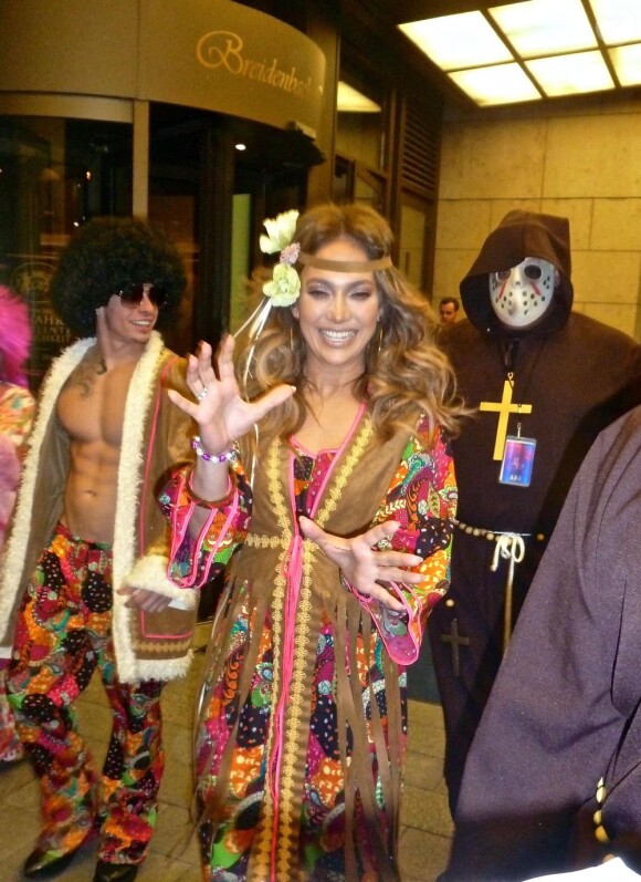 Jennifer Lopez et Caspert Smart célèbrent Halloween à Oberhausen, en Allemagne, le 31 octobre 2012.