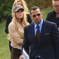 Alex Rodriguez, ex de Cameron Diaz, et sa bombe Torrie Wilson prospectent à L.A.