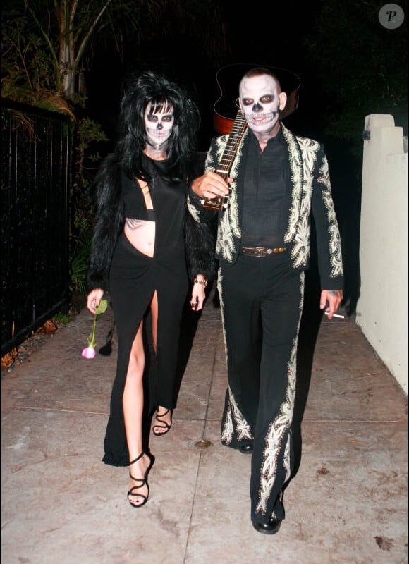 Christian Audigier et Nathalie Sorensen ont mis le paquet côté déguisement pour la soiree d'Halloween de Rihanna au Manoir Greystone à West Hollywood, le 31 octobre 2012.