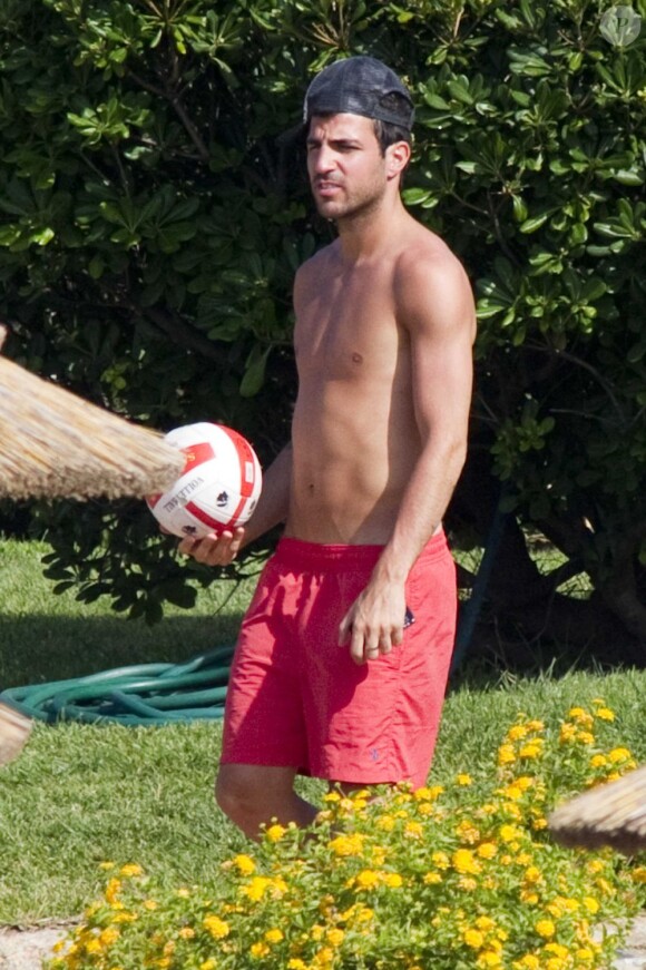 Cesc Fabregas et sa compagne Daniella Semaan à Costa Smeralda en Sardaigne le 11 juillet 2012