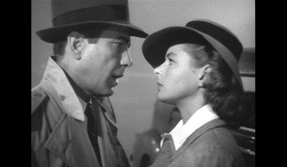 Humphrey Bogart et Ingrid Bergman dans le film Casablanca (1942).
