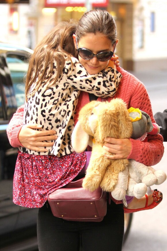 Katie Holmes dans les rues de New York avec sa fille Suri en novembre 2012