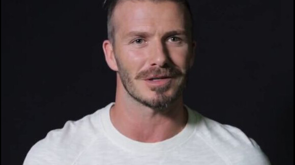 David Beckham : Pour H&M, il réendosse son costume de mannequin et créateur