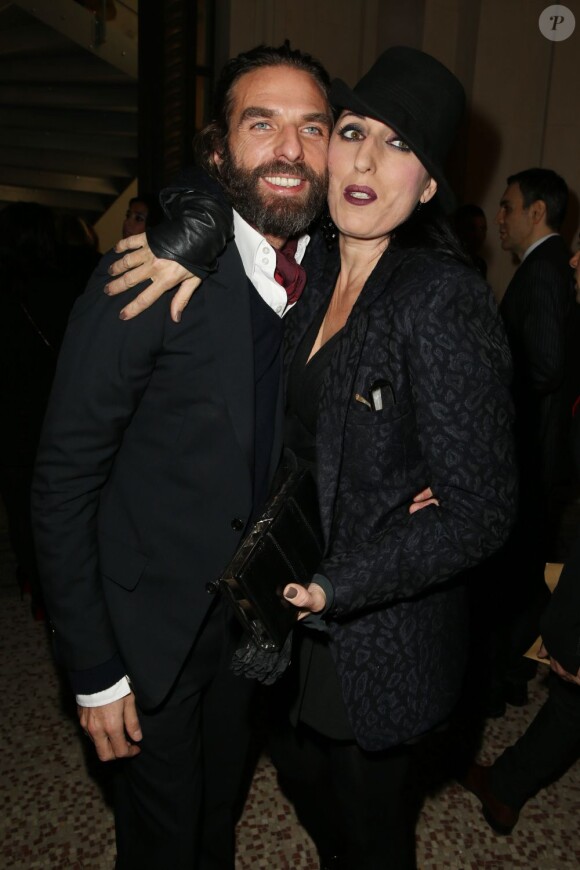 John Nollet et Rossy De Palma à la soirée Chanel pour l'exposition La Petite Veste Noire le 8 novembre 2012 à Paris.