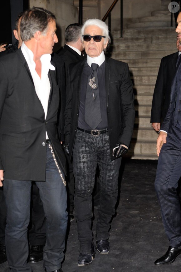 Karl Lagerfeld à l'exposition La Petite Veste Noire à Paris le 8 novembre 2012