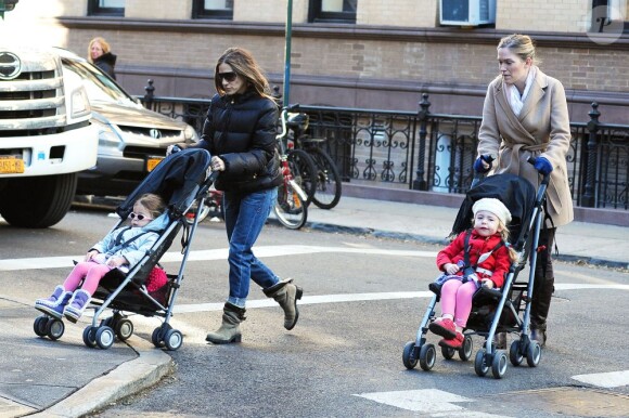 Sarah Jessica Parker avec sa nounou et ses filles Marion Loretta et Tabitha Hodge à New York le 9 novembre 2012.
