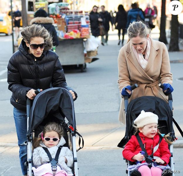 Sarah Jessica Parker affronte le froid avec sa nounou et ses filles Marion Loretta et Tabitha Hodge à New York le 9 novembre 2012.