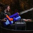 Robert Pattinson et Jimmy Fallon se livre une bataille d'eau dans le Late Night with Jimmy Fallon sur NBC