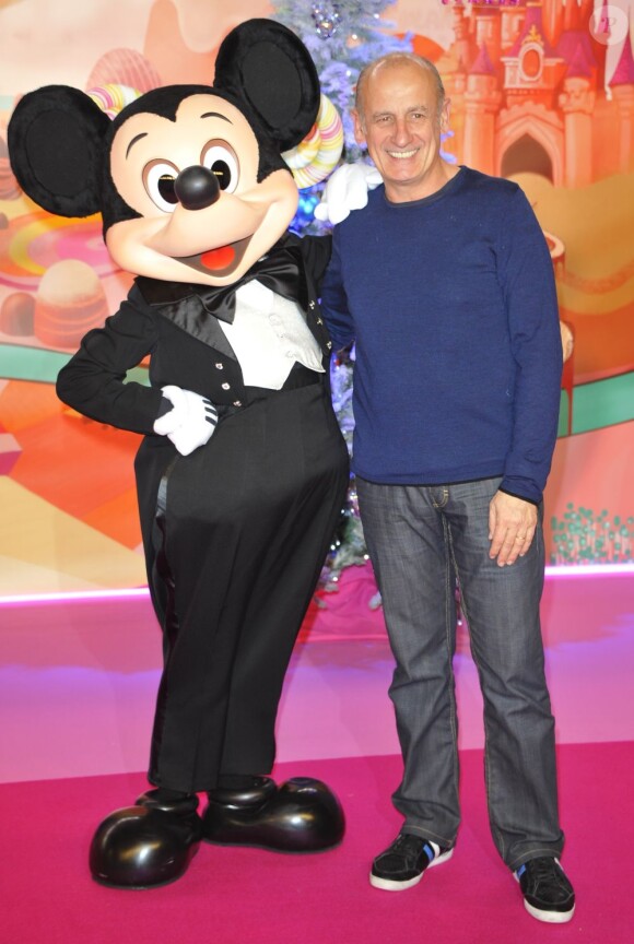 Jean-Michel Aphatie lors du lancement de la parade de Noël à Disneyland Paris le 10 novembre 2012