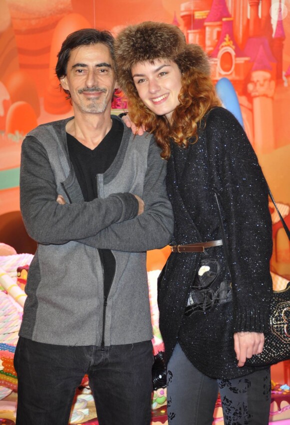 Philippe Vecchi et sa compagne lors du lancement de la parade de Noël à Disneyland Paris le 10 novembre 2012