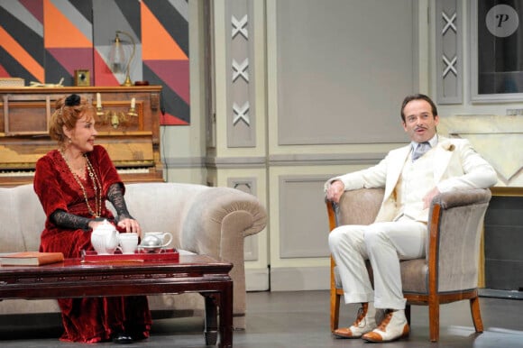 EXCLU - Pascale Roberts et Yannick Debain lors du filage de la pièce Gigi au théâtre de Sel à Sèvres, le 9 novembre 2012