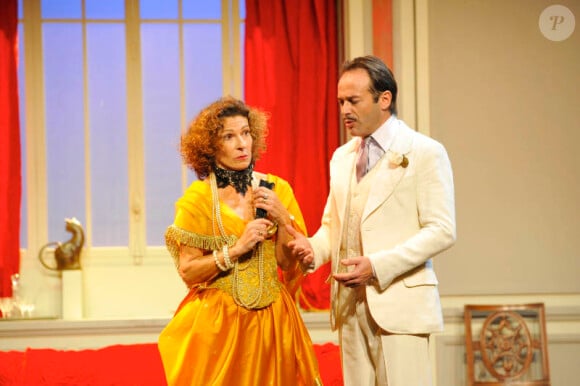 EXCLU - Sylvie Flepp et Yannick Debain lors du filage de la pièce Gigi au théâtre de Sel à Sèvres, le 9 novembre 2012