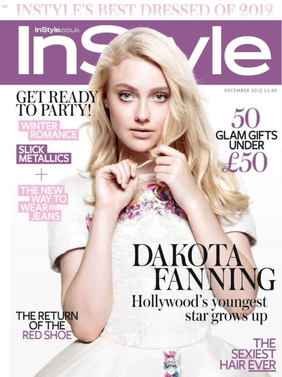 Dakota Fanning, habillée d'une robe Chanel, pose en couverture du InStyle UK de décembre 2012.