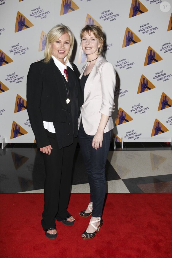Deborra-Lee Furness avec Jacqueline McKenzie à la soirée en l'honneur de la National Adoption Awareness Week à Sydney, le 12 novembre 2012.