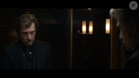 Image du clip L'Attente (novembre 2012) de Johnny Hallyday, premier extrait de l'album éponyme, réalisé par Fred Grivois et avec la participation de Zoé Félix. Novembre 2012.