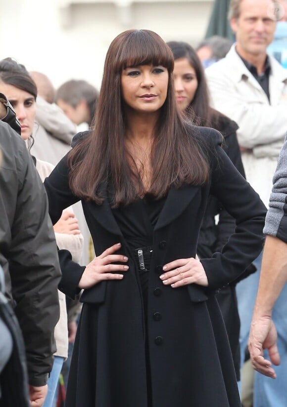 Catherine Zeta-Jones sur le tournage du film Red 2 à Paris, le 11 octobre 2012.