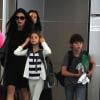 Catherine Zeta-Jones et ses enfants Dylan et Carys à l'aéroport de New York, le 16 juillet 2012.